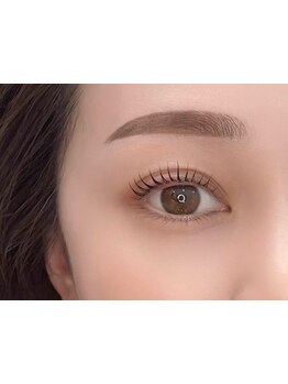 ナチュラル上品な目元にしたい