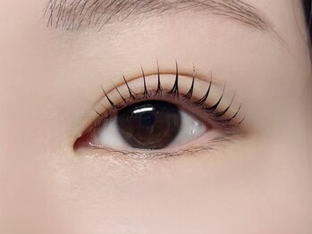 ニー(2ne.)の写真/【経験豊富なアイデザイナー☆】根元から立ち上げるカールが得意♪ナチュラル可愛いデザインと持ちの良さ◎