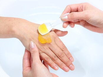 シッカネイル(sicca nail)/◆ハンドスパ◆ 手順1 スクラブ