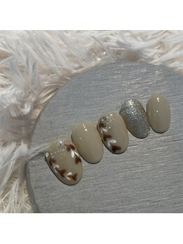 リリーネイル(Lilly nail)/ピーコックネイル