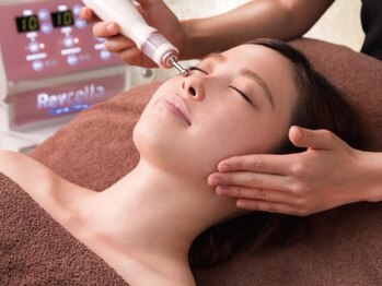 シエスタージュ(Siestarge)の写真/最先端プラズマシャワー♪肌改善と小顔効果が同時に叶う!結果重視の施術でお客様から大好評★