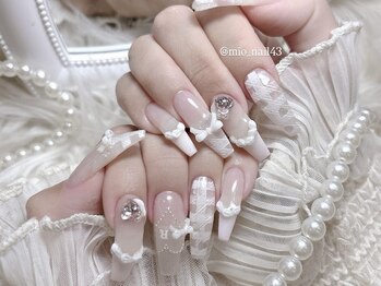 リンドネイル バイ モカ アンド ララ(Lind nail by moca and LaLa)/【mio】白チェックネイル