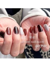 ジェルメ(germer)/二種類のブラウンで大人ネイル！