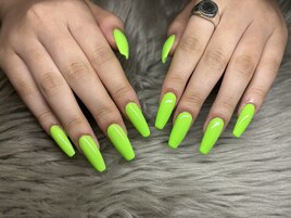 ネオンカラー［横浜/横浜駅］