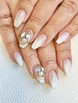 ミュリエル(MURIEL)/グラデーションネイル