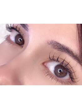 ナチュラル上品な目元にしたい