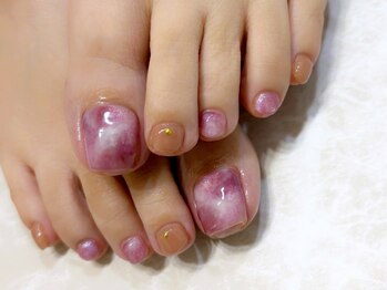 ココズルーム(KOKO’s Room)の写真/素足になる季節、足元からときめきを♪お仕事柄ハンドネイルができない方にも大人気【フットネイル★】