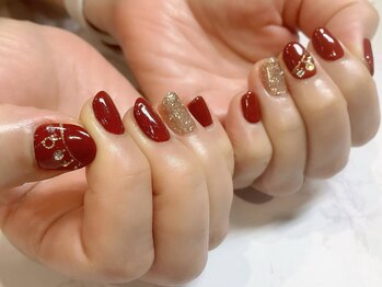 アンジュネイル(Angenail)/ボルドー×ゴールドの冬ネイル