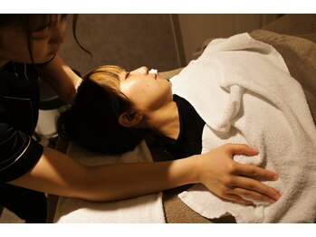 エスチャンピ/肩・首のストレッチ