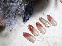 ニュアンスネイルが得意。サンプル豊富。お持込も対応OKです！