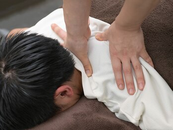 J’Sメディカル整体院 栄院の写真/お仕事帰りにも立ち寄れる凄腕整体院♪全国多数のサロンが学ぶ教材DVDに出演!全身整体で疲れを徹底解消！