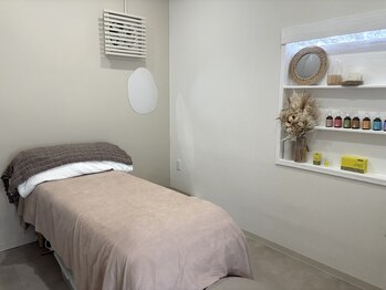 サロンドチュラ(salon de chula)/個室の施術room/肌質改善