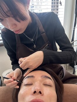 ワントゥー 渋谷店(ONE TO)の写真/セルフケア卒業！垢抜けには眉を整えるのがオススメ♪見違えるほど綺麗な眉毛へ大変身☆眉パーマもご用意◎