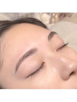 サロンビーアイ 六本木(Salon Bi.)/骨格に合わせた眉毛デザイン