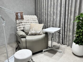 カロミ(Caromi)の写真/【美のためのお時間を・・・☆】VIPルーム完備☆ ハンド・フット・ハンドケア同時に施術可能◎