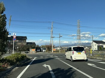 ホットスパ アジアンヴィラ(Hot-spa アジアンヴィラ)/９）この行き止まりを左折～