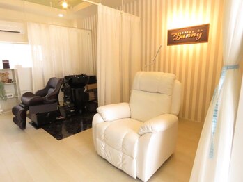 サロンドバニー(salon de bunny)の写真/【落ち着いた雰囲気の小規模サロンで理想のお目元へ♪】リーズナブルな価格で続けやすい価格も魅力POINT★