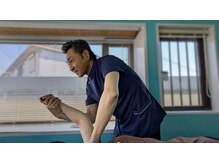 整体院 ザッツの雰囲気(理学療法士の細かなアセスメントで、肩の緊張を優しく解放♪)