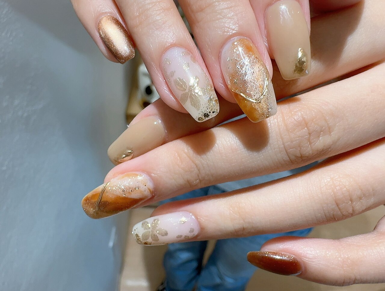 2025年秋トレンド】オレンジブラウンのネイルデザイン集｜人気順