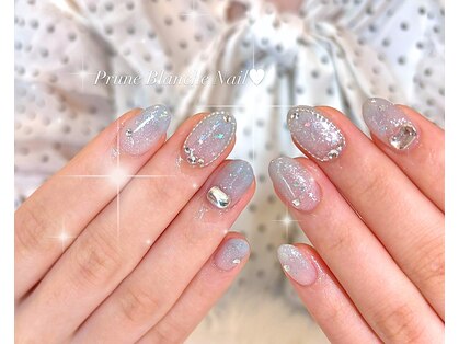 プリュネブランシュネイル(Prune Blanche Nail)の写真