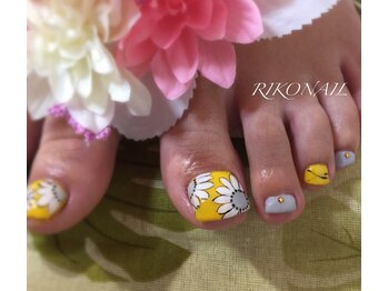 リコ ネイル(RIKO NAIL)/ビタミンカラー×フラワー
