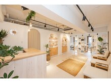 ラフバイディアブルー(Laugh by diarblue)/一軒家を改装した店内