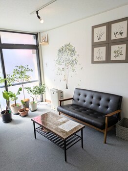 コツコツ整体/待合所