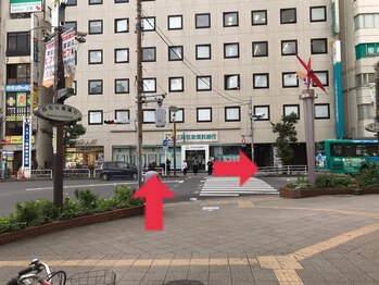 もあまる 津田沼店/突き当たりの十字路を渡ります。