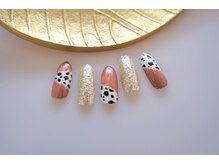 アムルーズ(Amoureuse)/ダルメシアンネイル