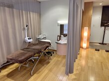 ダーマルラボ 福島店の雰囲気(半個室のフェイシャルルーム。)