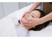 サロンドメネラ(salon de menera)/