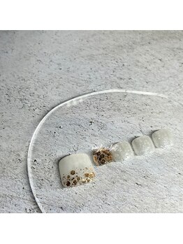 エクラ(eclat)/ゴールド×ホワイト