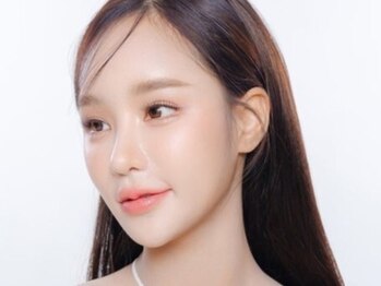 アース エステティック 常盤平店(EARTH aesthetic)の写真/最新機器で美容液を肌の奥まで浸透。内側から発光するような水光肌へ