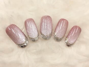 アンティム(Intime)/マグネットのキラキラネイル