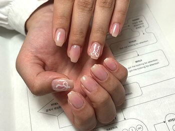 ラ テール(La terre)の写真/「シンプルに遊び心をプラス★」日常に溶け込む、あなただけの新しいネイルアートをご提案♪