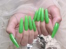 ネオン黄緑ネイル