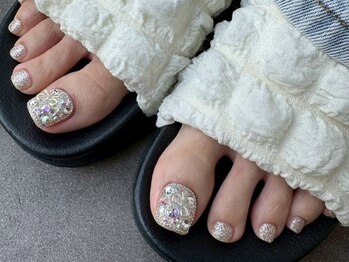 アトリエナナ 碧南新川店(atelier7.)の写真/足元からおしゃれに!フットネイルで可愛さUP!持ち込みアートも◎