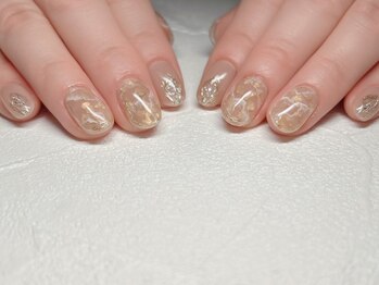 ラドール(La Dhole)/シアーな大理石ネイル