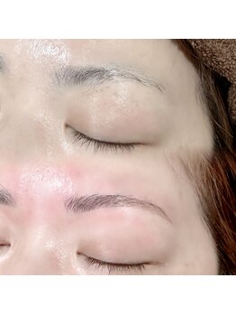 エクラ バイ シャンリィ(eclat by shanLy)/スッキリ眉毛