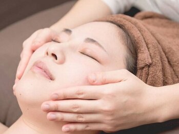 ケアユー 鴨島店(Care U)の写真/リンパの流れを促進&むくみ等もとれスッキリした小顔に☆くすみや毛穴汚れが気になる方にも♪