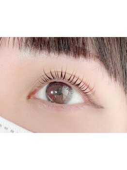 ナチュラル上品な目元にしたい