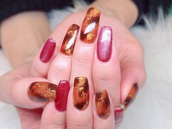 トリーシア(Nail & Beauty Salon Tri-xia)/キラキラストーンネイル