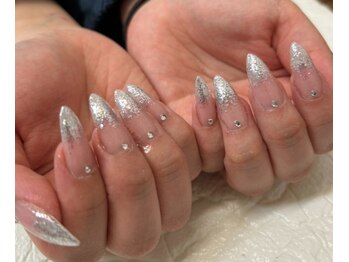 ネイルズフォーユー(Nails 4 U)/