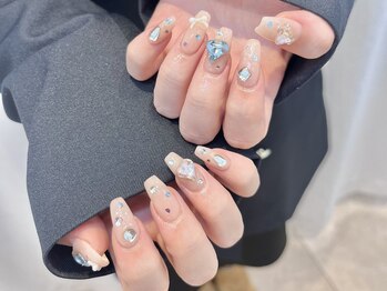 リンミウ(RiN.miu)/宝石ネイル　　Momo