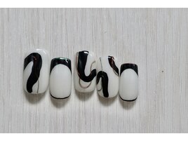 個性派ネイル・うねうねネイル
