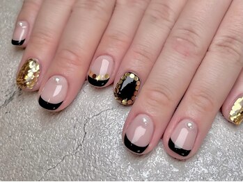 個性派フレンチネイル