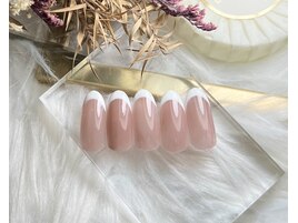 シンプルフレンチネイル￥9900