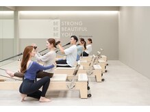 RETIO BODY DESIGN【レシオボディデザイン】福山春日店 24Ｈジムの雰囲気（マシンピラティスの様子）