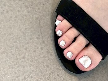 アンバー 三軒茶屋(umber)の写真/【初回&付替えオフ無料】サンダルから見える足元もオシャレに♪煌めくenoiマグネット/偏光マグも豊富☆