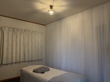 サロン ド ムニの雰囲気（お部屋は２つ（分かれております））